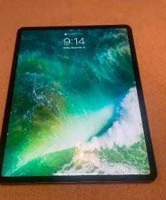 iPad Pro 12’9 512gb with Apple Pencil 2nd gen and a case
