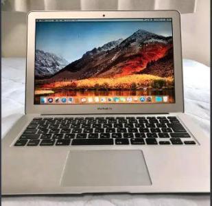 Macbook Air 2017 $400 i5, 13 Inch, 128GBSSD, 8GB Ram