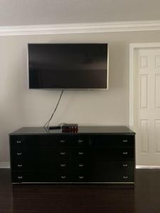 Dresser, Mirror, 2 Night Tables ( No mattress/bed)