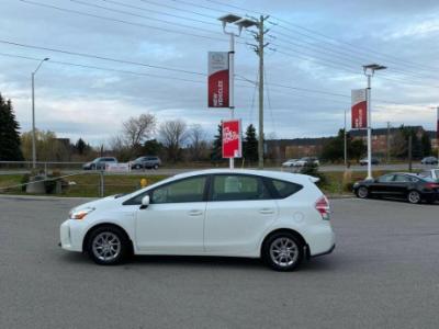 2017 Toyota Prius v 5DR HB