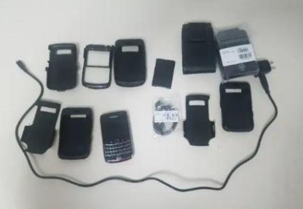 BlackBerry Bold 9780 with a LOT of accessories