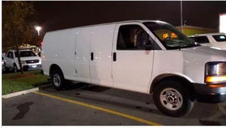 SHORT NOTICE**CARGO VAN SERVICES** CALL 647 222-3602