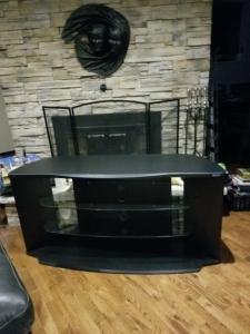 Sonaxi TV stand