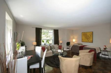 PROMO! Bachelor - Yonge/Eglinton - SAVE $1,700-3,800 Today! $1,669