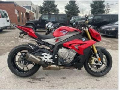 2015 BMW S1000R Sport ** BMW S1000 R * LOW KMS * CLEAN * AKRAPOVIC **