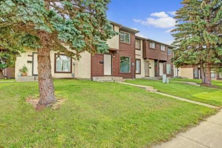 3 Bedroom PoplarTownhouse- Fully Fenced Yard Save up to $2720 $1,134.00