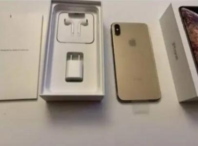 LIKE NEW IN BOX-iPhone XS MAX 64GB FACTORY UNLOCKED GOLD