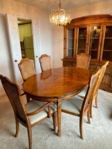 Beautiful Dining Table and Chairs Set!…. For Best Offer!