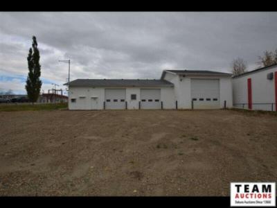 Selling "UNRESERVED" Office and Shop on 2 lots - Drayton Valley