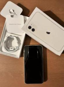 iPhone 11 (unlocked) - 128 GB + Box + Charging Cable + Tempered