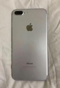 Silver iPhone 7 plus 32 gb unlocked like new!