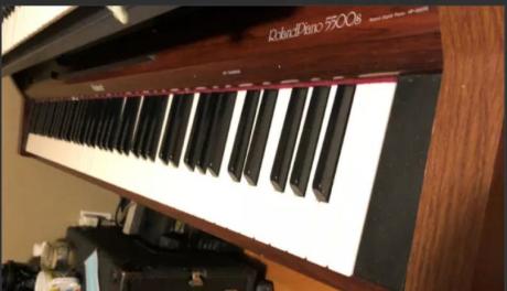 Roland 5500s Digital Piano.