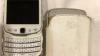 Rare white flipped BlackBerry w/original leather case AS-IS!