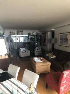 Share large 2 bedroom 2 bath Condo in Quiet Building $1,000