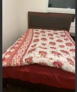 Bed, matress n side table