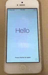 iPhone 5 White 32GB Great Condition LOCKED TO BELL!!!