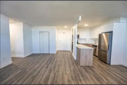 2 Bedroom Renovated Apartment For Rent in Toronto - 90 Eastdale