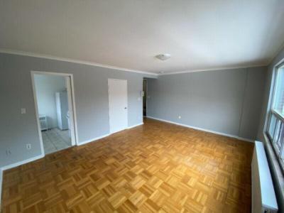 Bachelor south of Bayview and Davisville $1,325.00