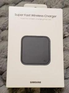 Official SAMSUNG Super Fast Wireless Charger pad