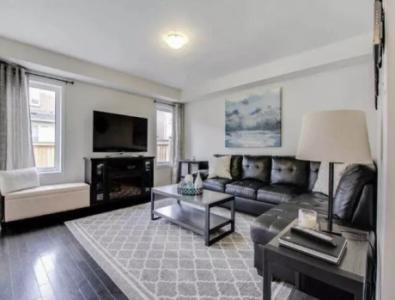 2 Bdrm Steps to TTC Bus, Minutes to Broadview station! EAST YORK $2,200