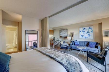 Bachelor - 150-8930 Jasper Ave.