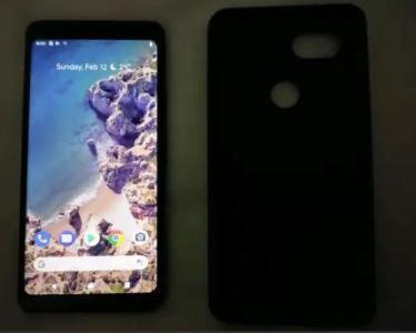 $70 Pixel 2XL Cracked LCD 4GB 64GB Box Charger Caseology Case