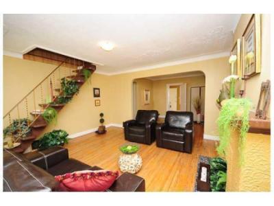 Walk to UA,Whyte&109;, 2 Br, Main Floor Unit, MUST SEE, Ava asap $1,200.00