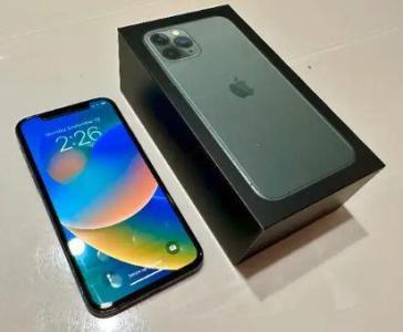 LNIB Factory Unlocked iPhone 11 Pro Midnight Green 64GB 10/10