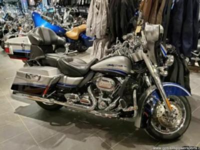 2009 Harley-Davidson FLHTCUSE CVO Ultra Classic