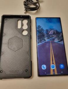Samsung Galaxy S23 Ultra 256GB,5G,UAG,Corner Cracked,PLZ READ