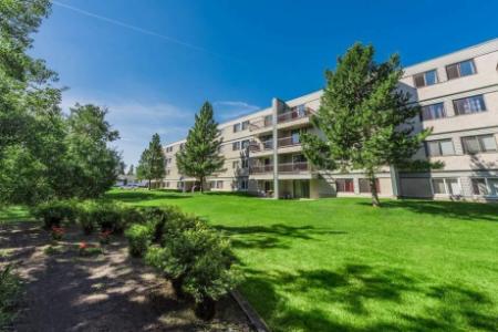 Quiet Northeast Community Along Ravine!